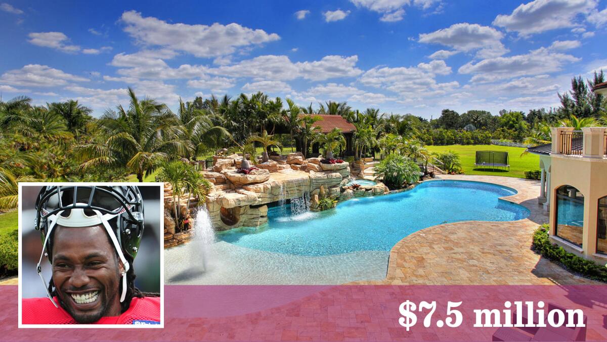 Former New England Patriots cornerback Asante T. Samuel has sold his swimming pool estate in South Florida.