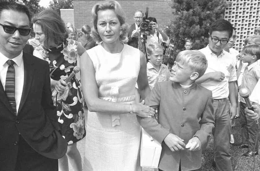 Жены первых астронавтов Жены первых астронавтов Здравствуйте, Борман, Жозефина, Ширра, Труди, Купер, Мэджори, Слэйтон, Джанет, ШиронАрмстронг, Сьюзан, Джейн, Гленн, ДюБосКонрад, Джоан, Олдрин, Коллинз, Валери, Андерс, Барбара