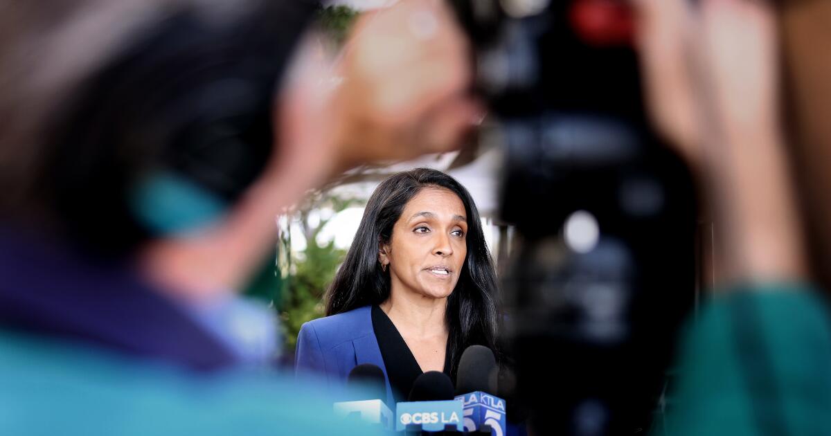 Prefeito de Los Angeles, Nithya Raman? Ele é um canhoto com uma reviravolta Prefeito de Los Angeles, Nithya Raman? Ele é um canhoto com uma reviravolta