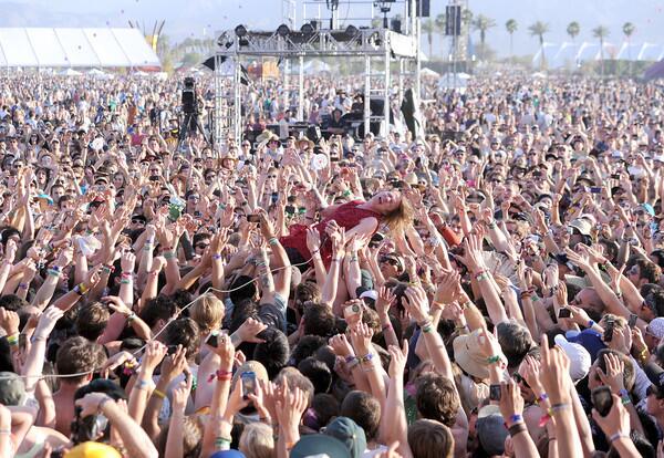 Cage the Elephant crowd surfing