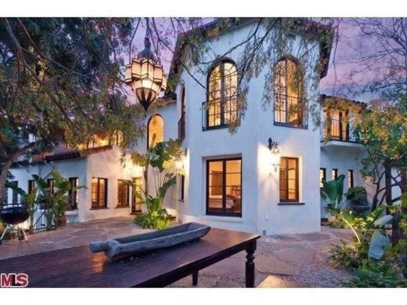 Photo: house/residence of the beautiful sexy talented  5 million earning Los Angeles, California-resident
