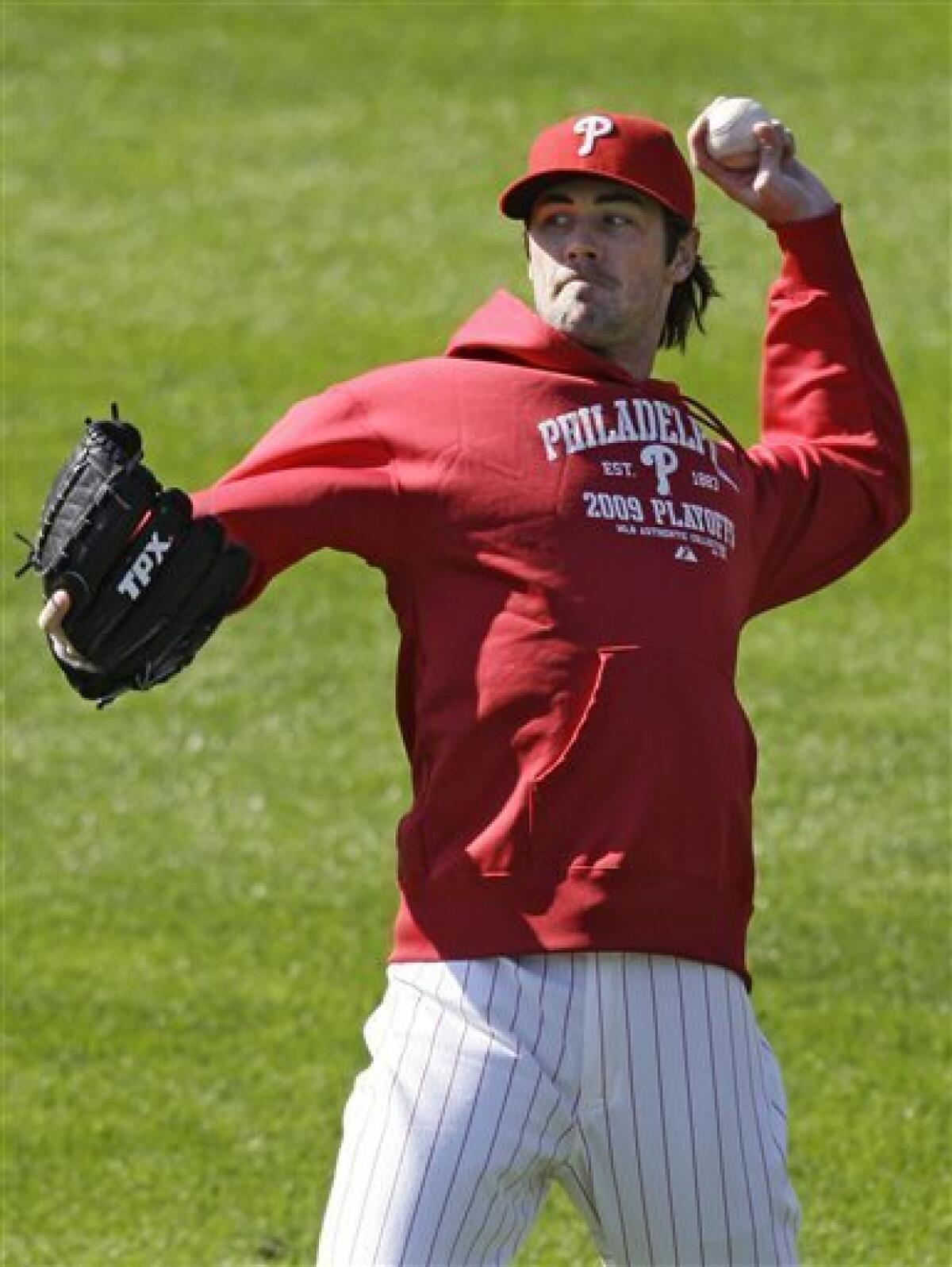 Philadelphia Phillies pitcher Cole Hamels pitches against the