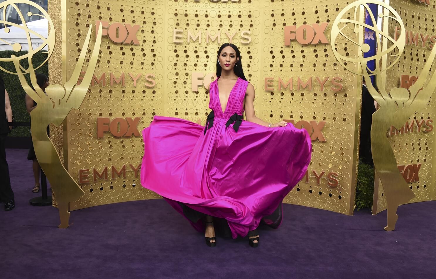 Sophie Turner's Louis Vuitton Emmys Dress Is Pink Satin