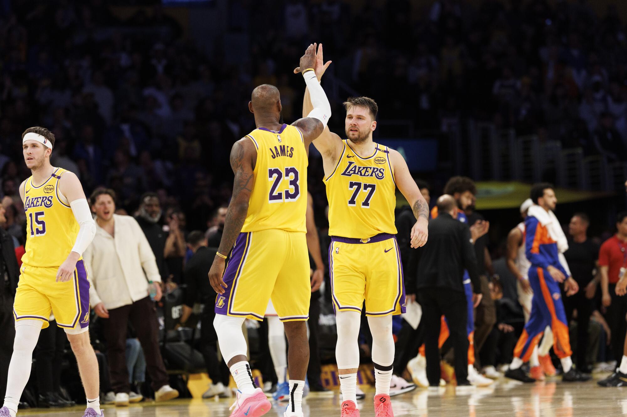 Luka and LeBron power Lakers past Knicks for eighth straight win - Los Angeles Times