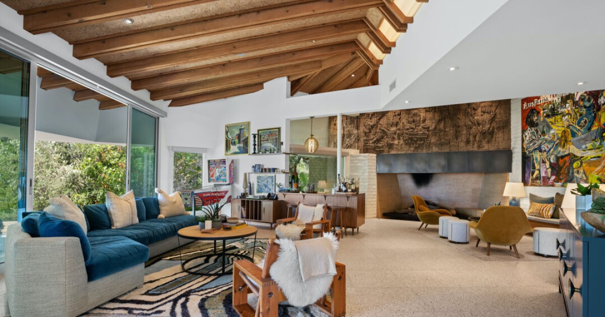 Bel-Air Midcentury constructed for Doorways guitarist Robby Krieger asks .9 million Bel-Air Midcentury constructed for Doorways guitarist Robby Krieger asks .9 million