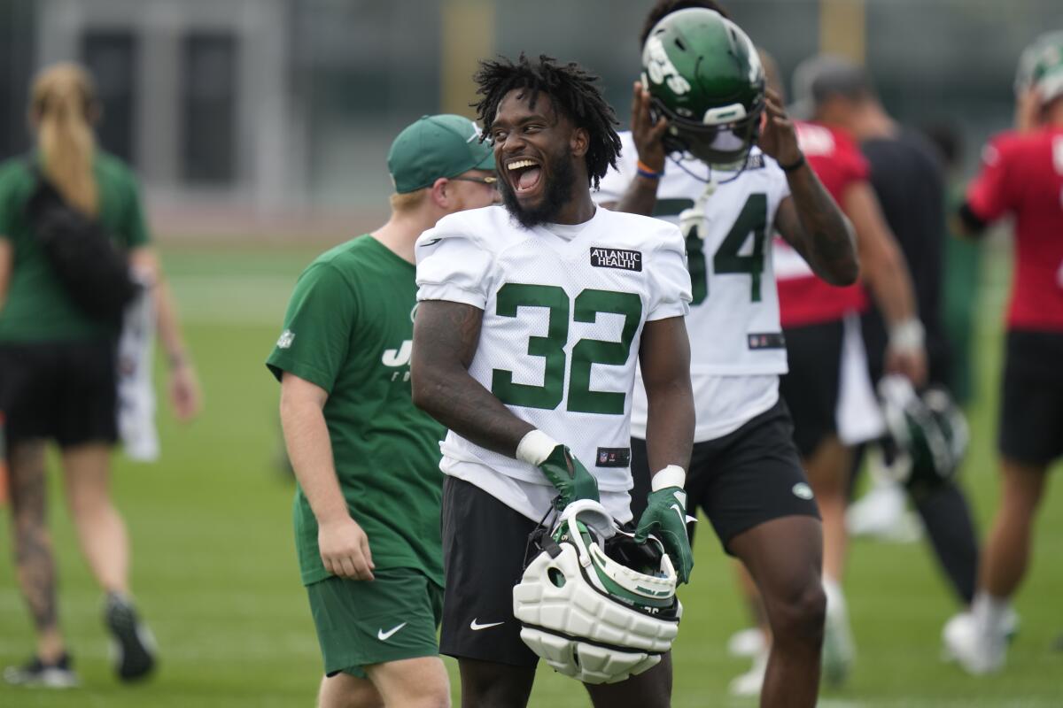 Michael Carter listed as starting RB on New York Jets depth chart