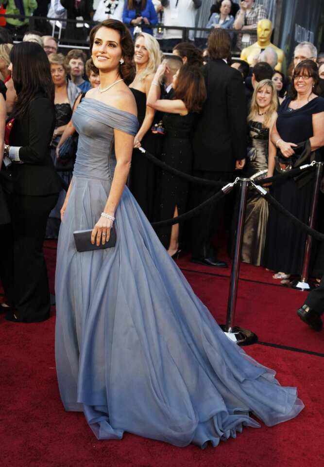 Penelope Cruz's "stormy blue" Giorgio Armani gown was the epitome of understated elegance.
