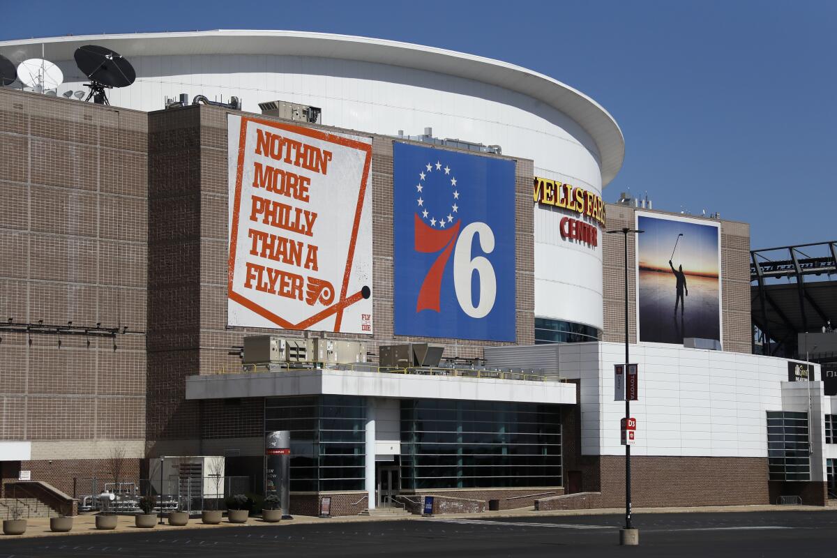 ARHIVO - El Wells Fargo Center, hogar de los Flyers de Filadelfia de la NHL y de los 76ers de la NBA