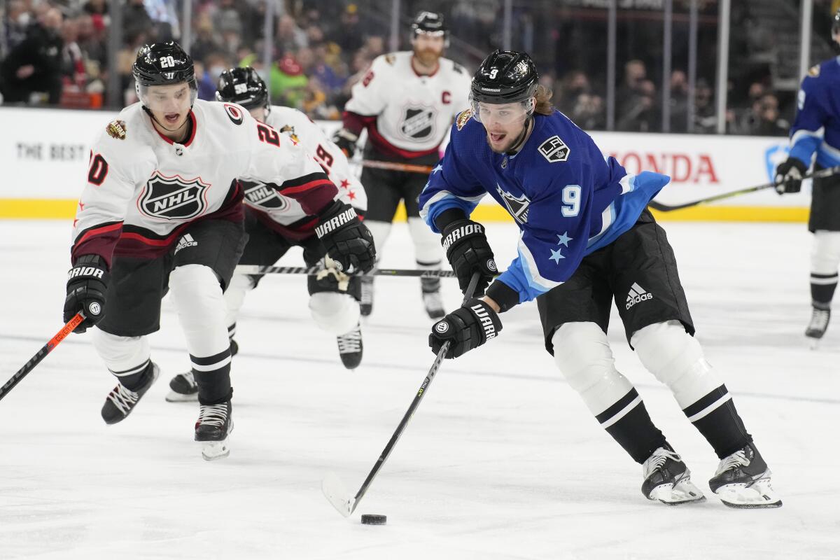 MVP Claude Giroux and Jack Hughes each score three for winning Metropolitan  Division in NHL All-Star Game - The Boston Globe