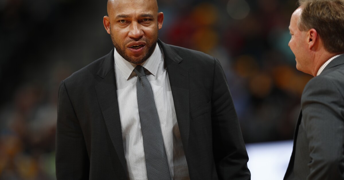 Lakers hire Bucks assistant Darvin Ham as coach