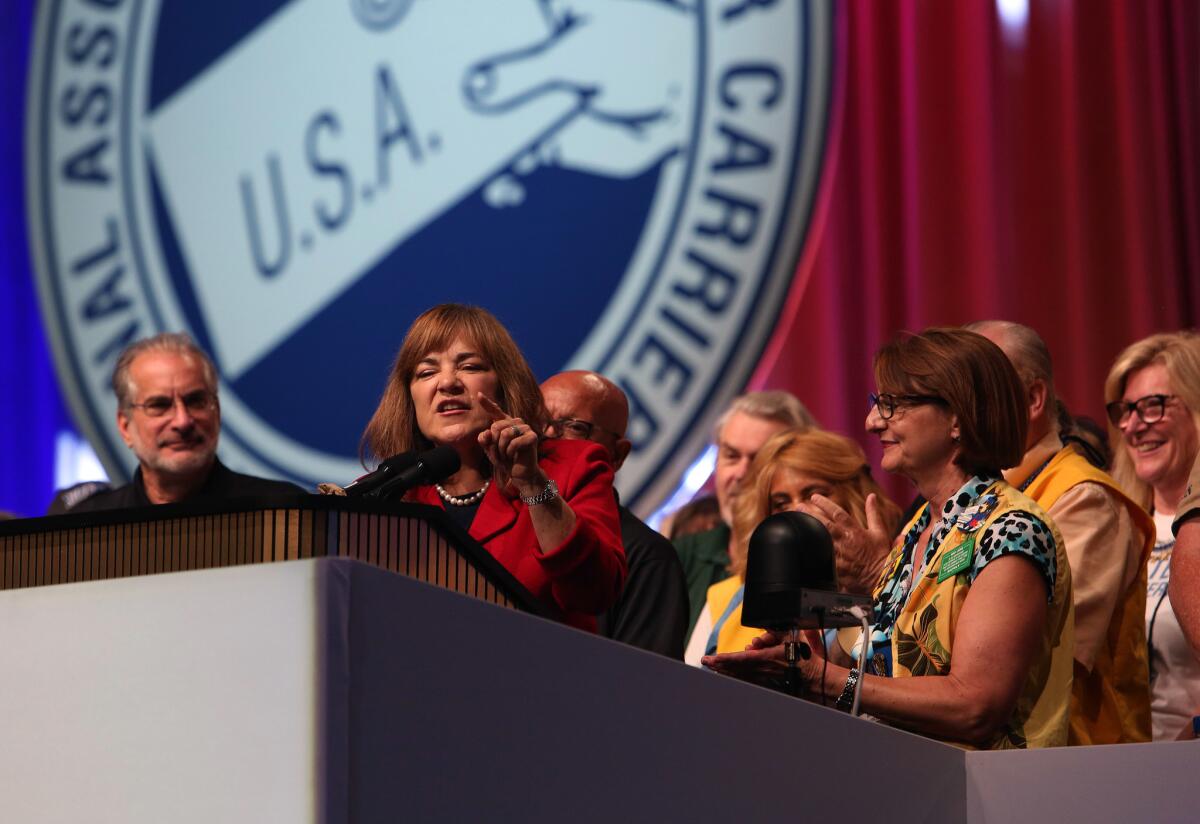 U.S. Senate candidate Loretta Sanchez speaks to the National Assn. of Letter Carriers at the L.A. Convention Center on Thursday.