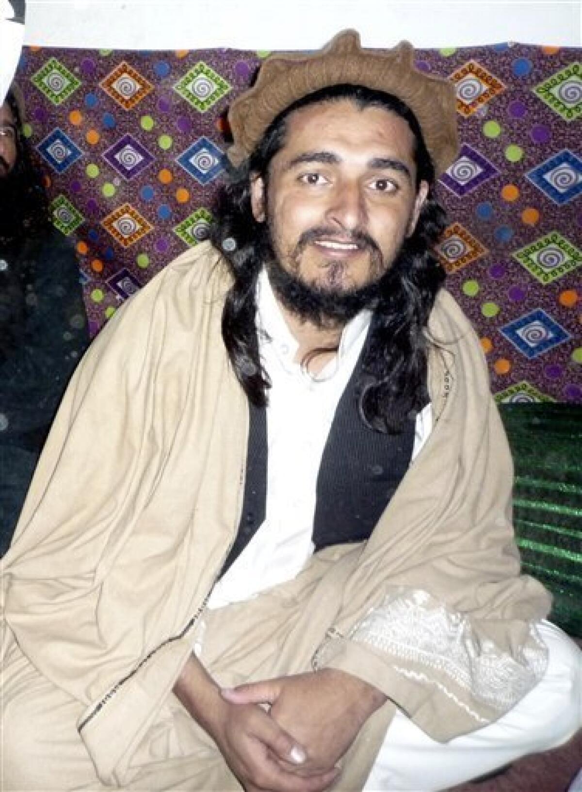 FILE - In this Nov. 26, 2008 file photo, Pakistani Taliban deputy Hakimullah Mehsud is seen in Orakzai tribal region of Pakistan. Mehsud has been appointed the new head of the militant group, media reports said Saturday, Aug. 22, 2009, weeks after Washington and Islamabad said the militants' chief, Baitullah Mehsud, was almost certainly killed by a recent missile strike. (AP Photo/Ishtiaq Mehsud, File)