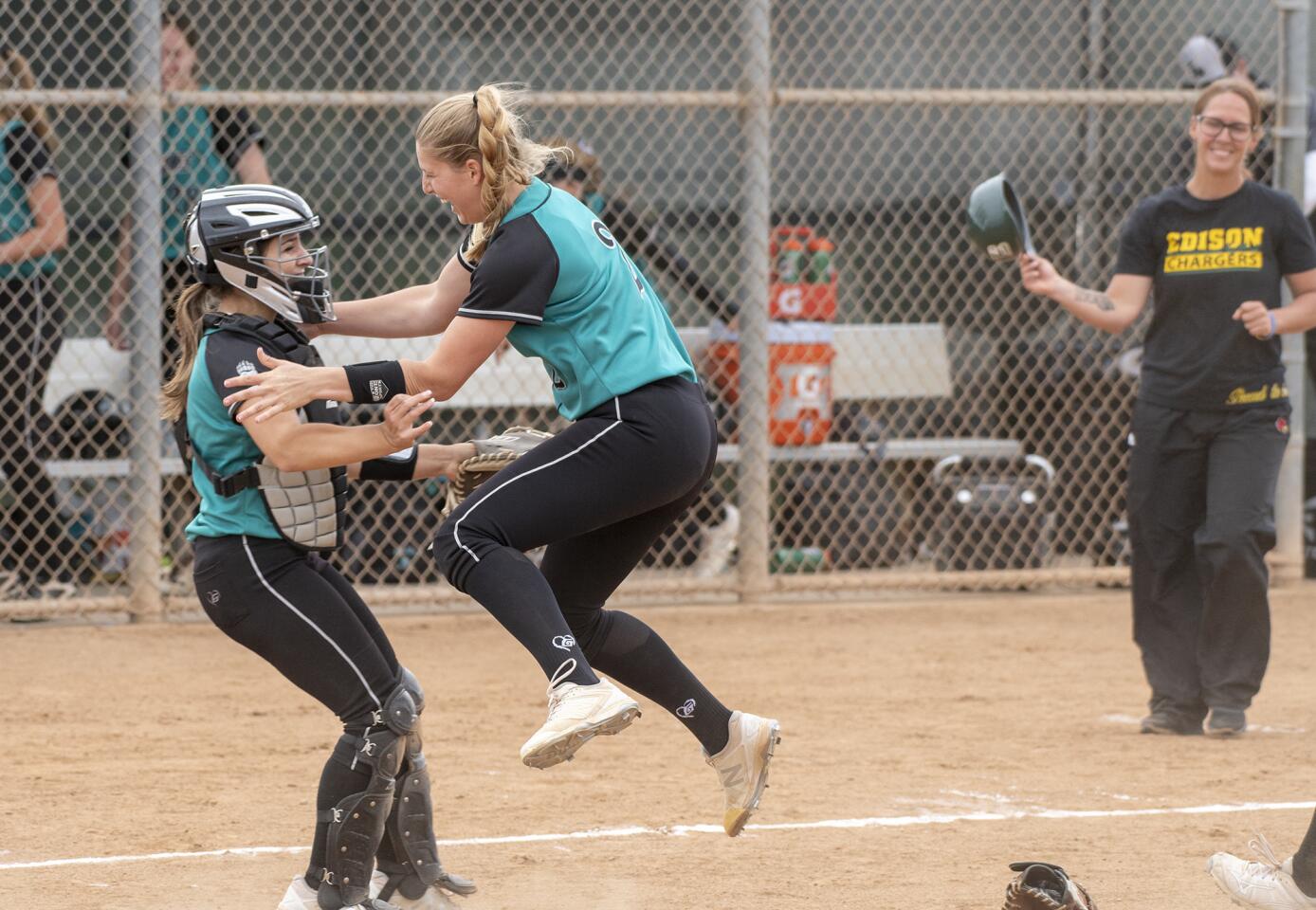 Photo Gallery: Edison vs. Aliso Niguel in softball