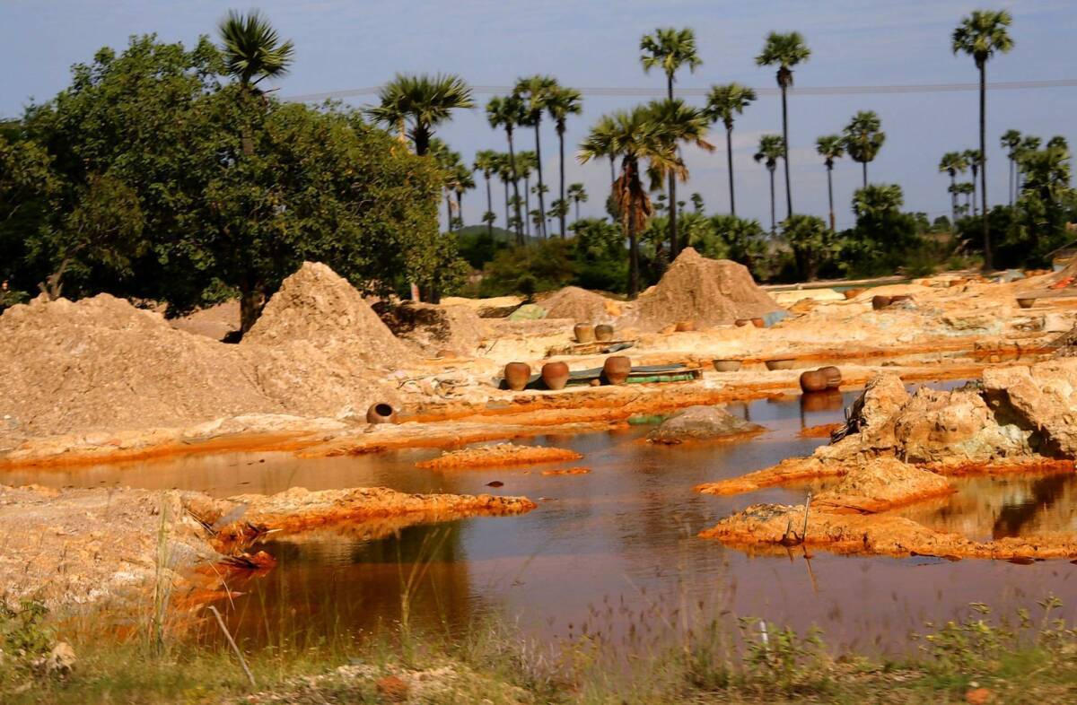 Farmers in northern Myanmar complain of health problems and environmental destruction around the Letpadaung copper mining complex, including water tainted by chemicals, dying crops, higher cancer rates and the loss of beneficial insects.