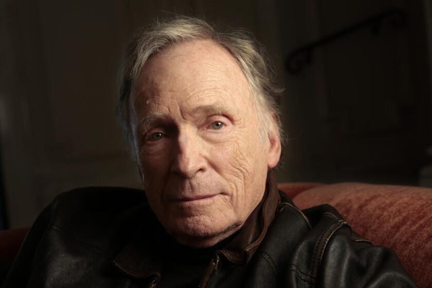 Former TV talk show host Dick Cavett will play himself in the Los Angeles premiere of the stage drama "Hellman v. McCarthy" in 2015.