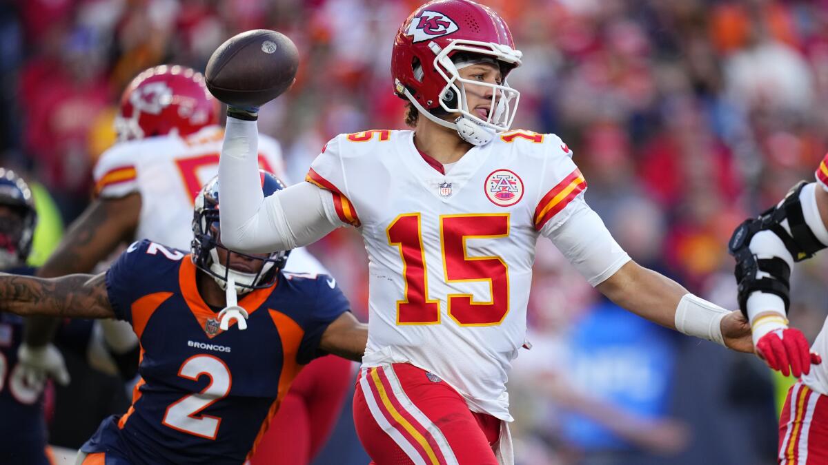 Chiefs jump out to 27-0 lead, hold off Broncos 34-28