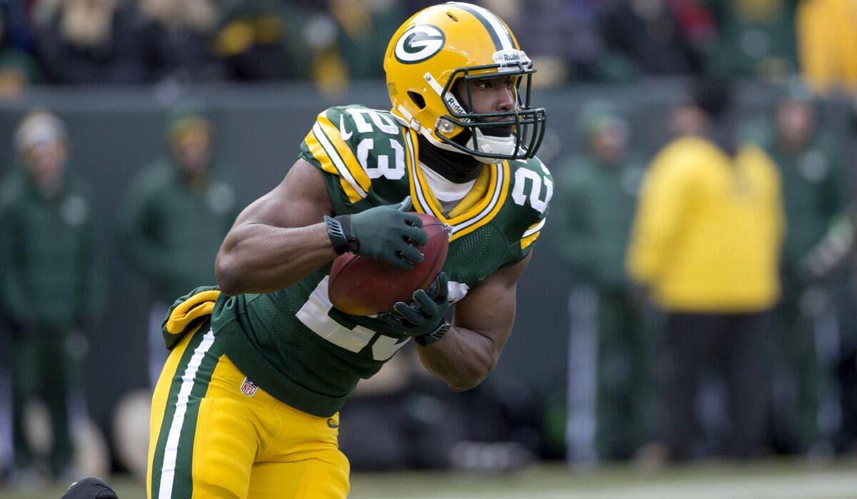 Packers running back Johnathan Franklin returns the opening kickoff against the Minnesota Vikings at Lambeau Field last season.