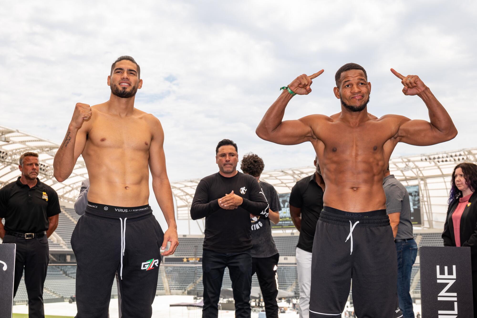 'Zurdo' Ramírez vs. Sullivan Barrera.