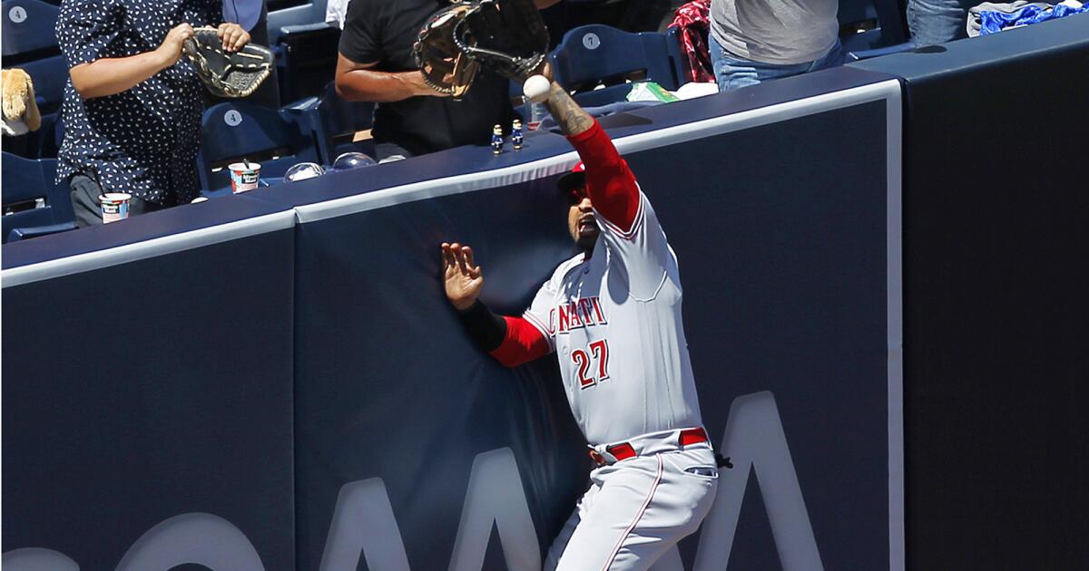 Atlanta Braves outfielder Matt Kemp (27) during game against the