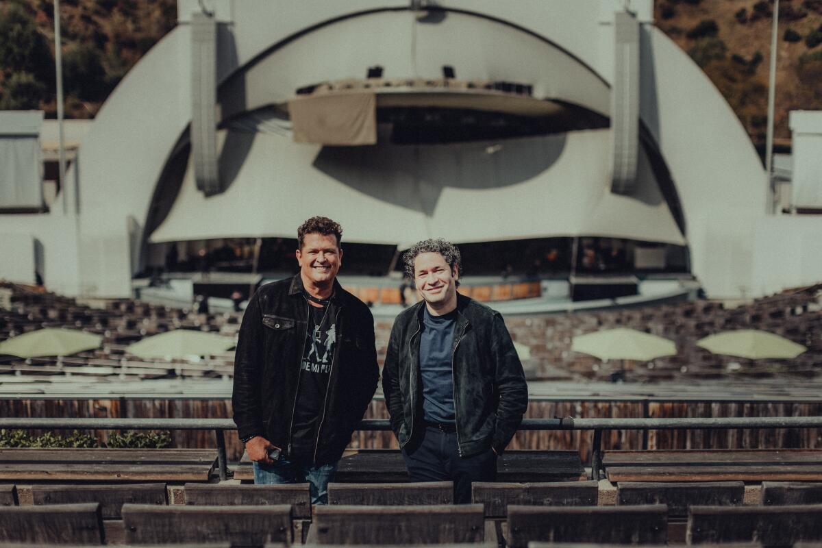 Carlos Vives ya compartió el escenario con el director de la LA Phil, Gustavo Dudamel, ahora será el turno de Ricky Martín.