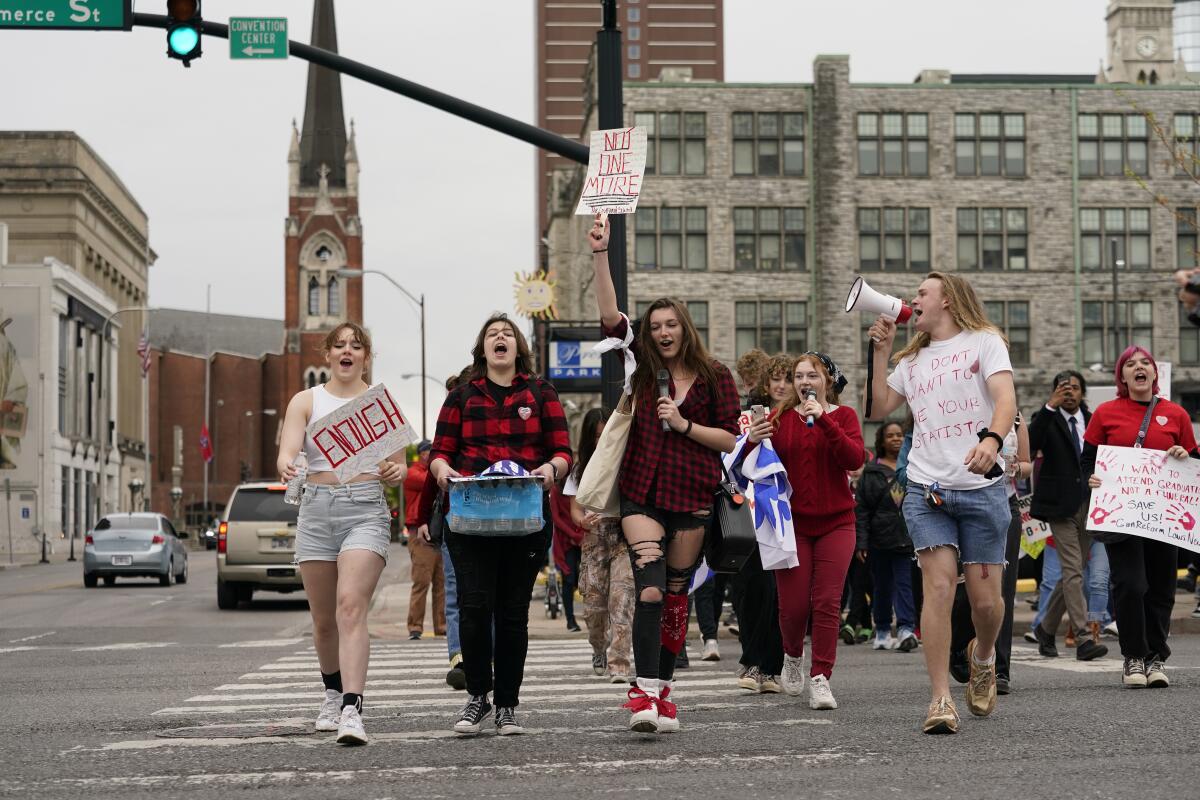 Nashville students march calling for gun control