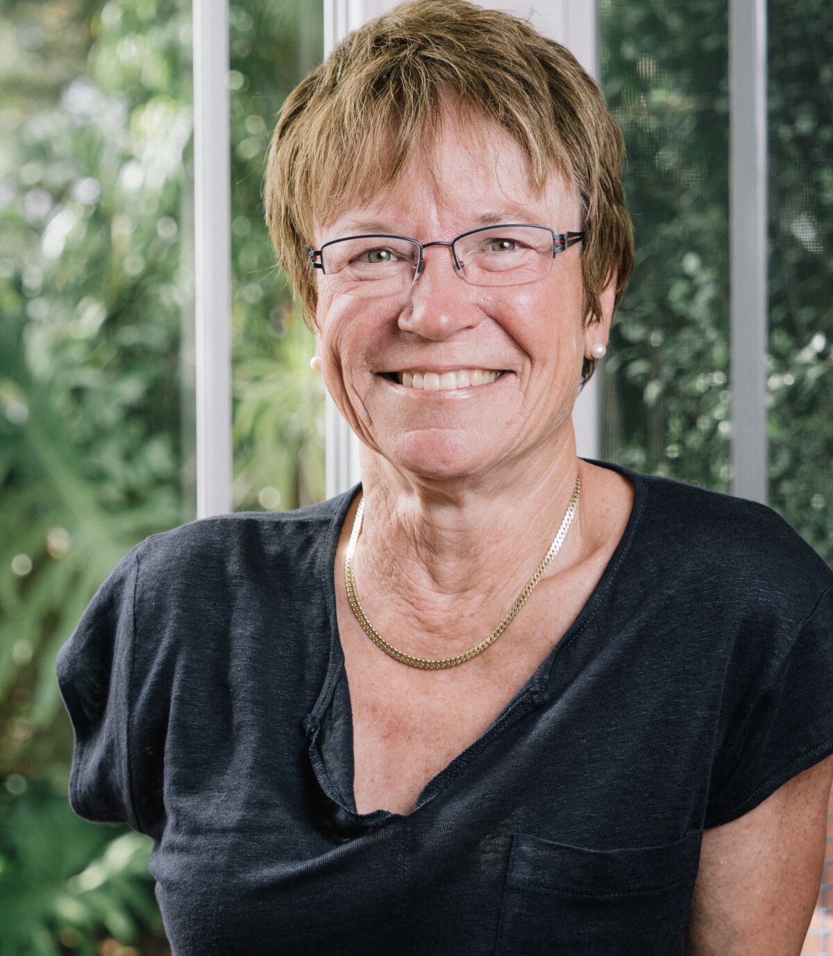 La Jolla resident Linda Olson writes about success and teamwork after an accident left her a triple amputee in her memoir.