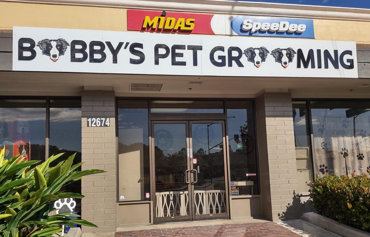 Bobby’s Pet Grooming opened at 12674 Poway Road in October 2023.