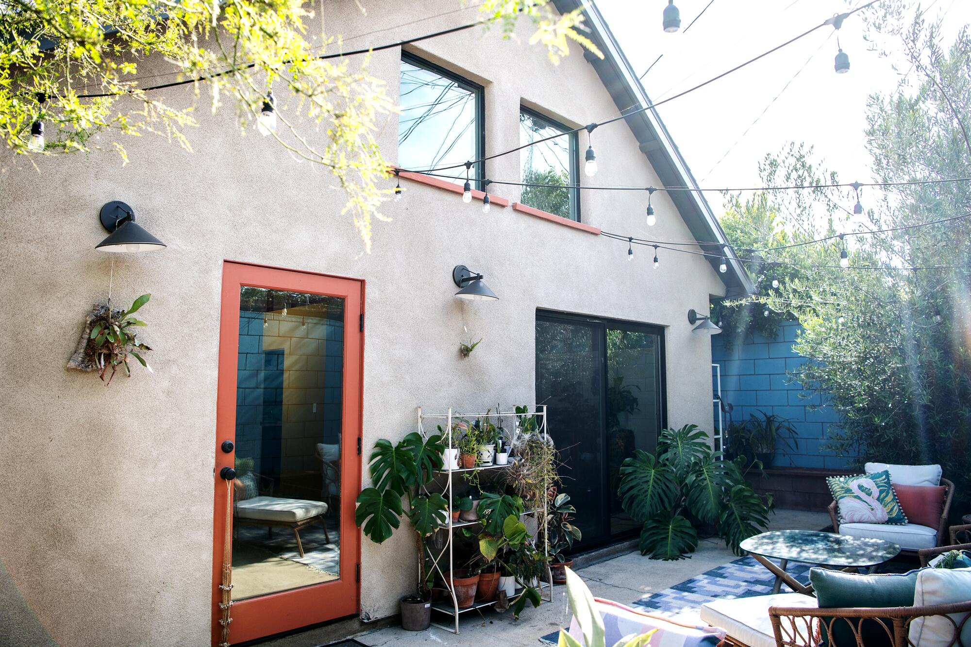 Bunch Design adds colourful granny flat to a home in Los Angeles