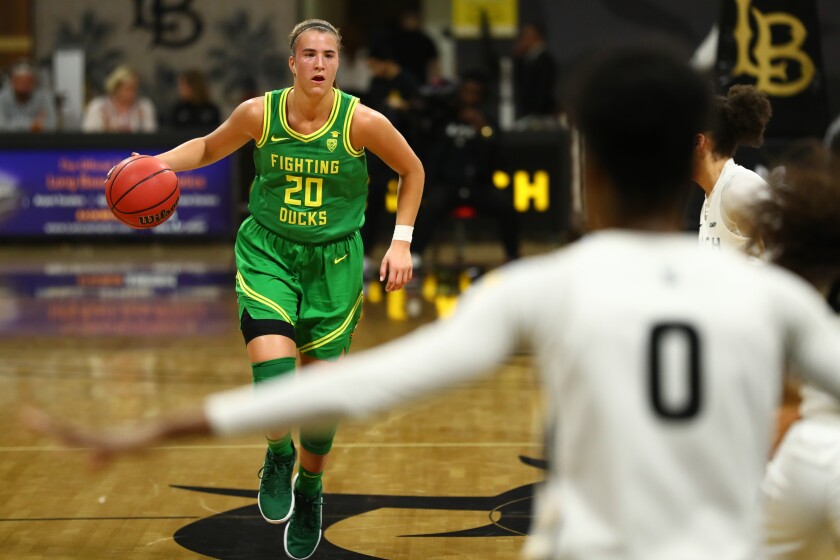 Sabrina Ionescu Lives Up To Potential Kobe Bryant Saw In Her Los Angeles Times