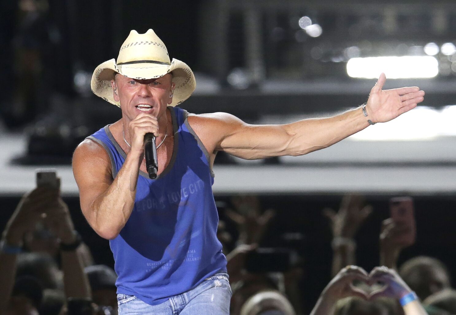 tom brady kenny chesney