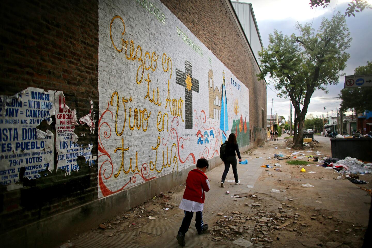 Argentina's 'slum priests'