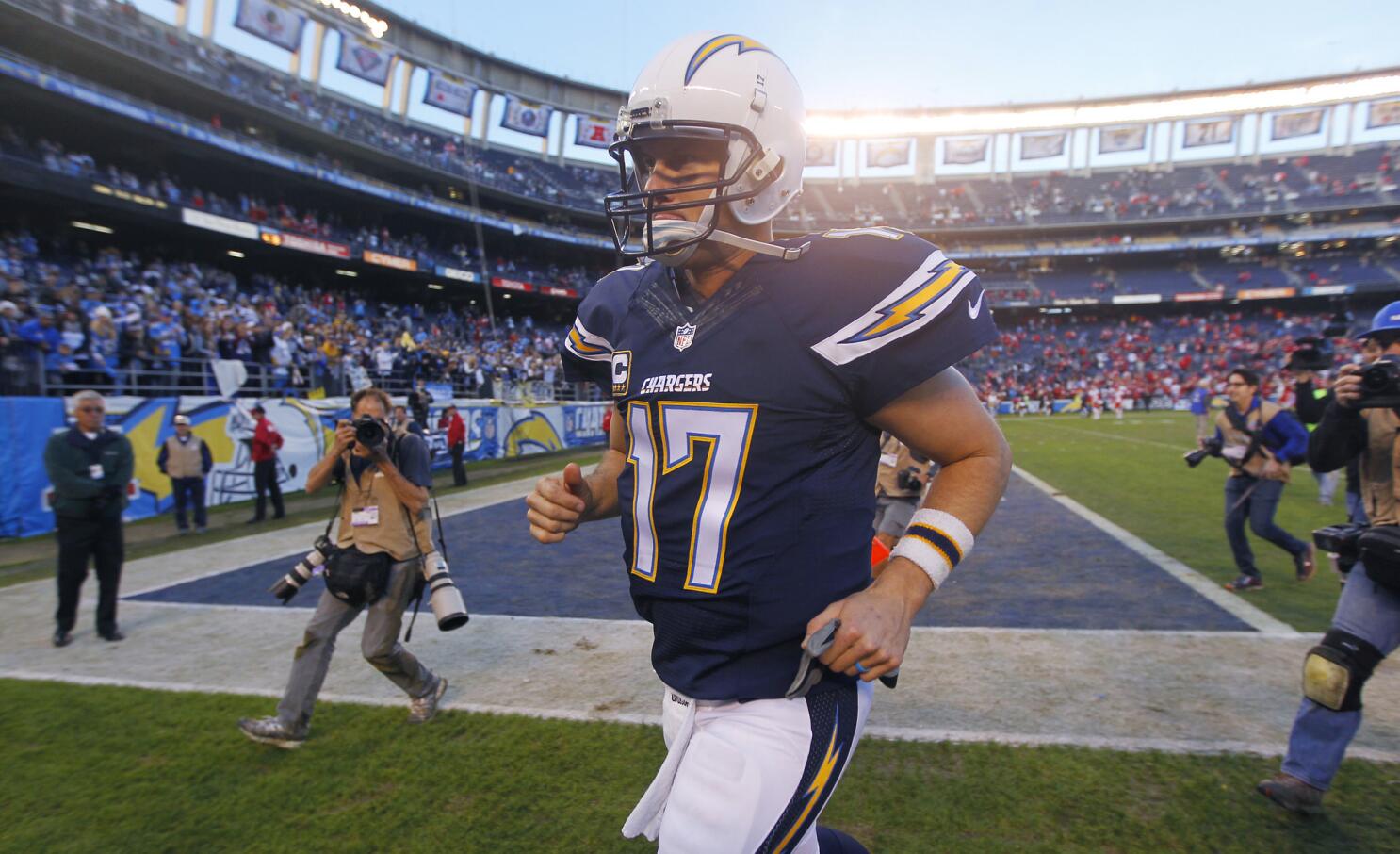 Nick Canepa's report card: Quarterback, coaching, secondary all get Fs for  Chargers' effort in loss to Titans - The San Diego Union-Tribune