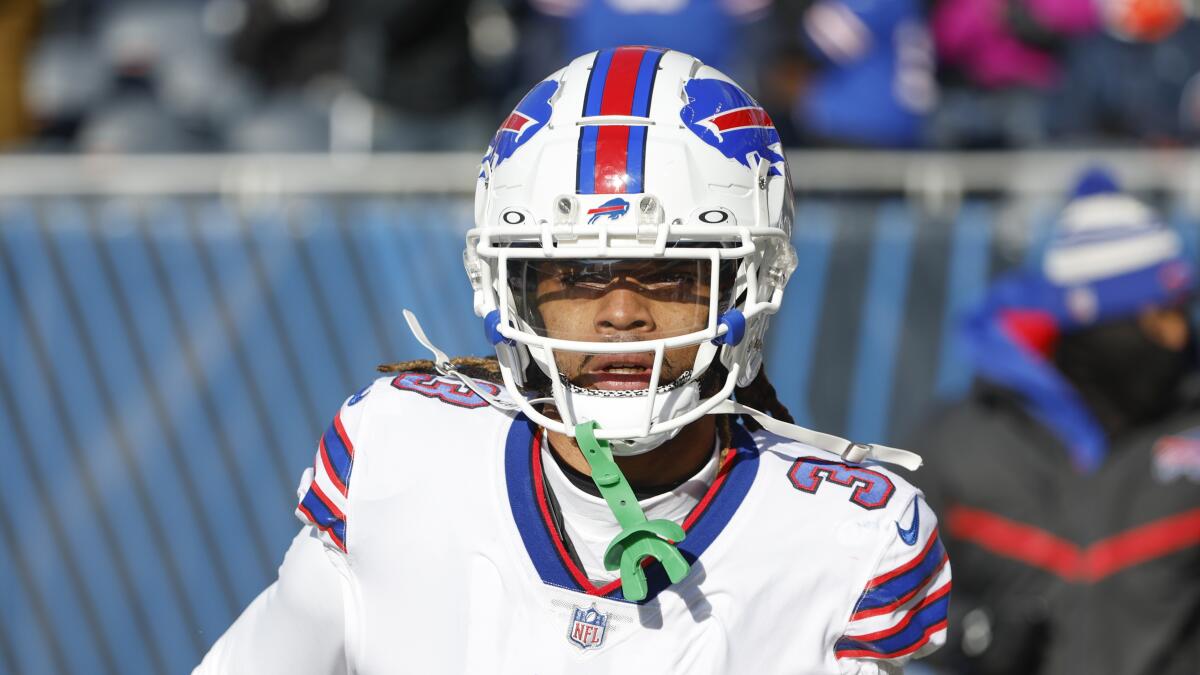 Former NFL trainer on Bills' on-field treatment of safety Damar Hamlin:  'Phenomenal'