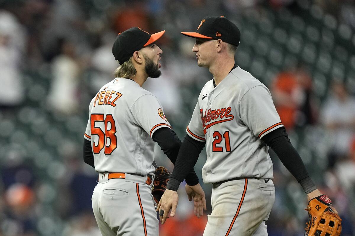 Hays' two homers lead Orioles to 9-5 win over slumping Astros