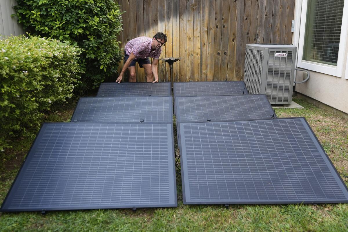 To lower electric bills, consumers quietly install DIY solar - Los ...
