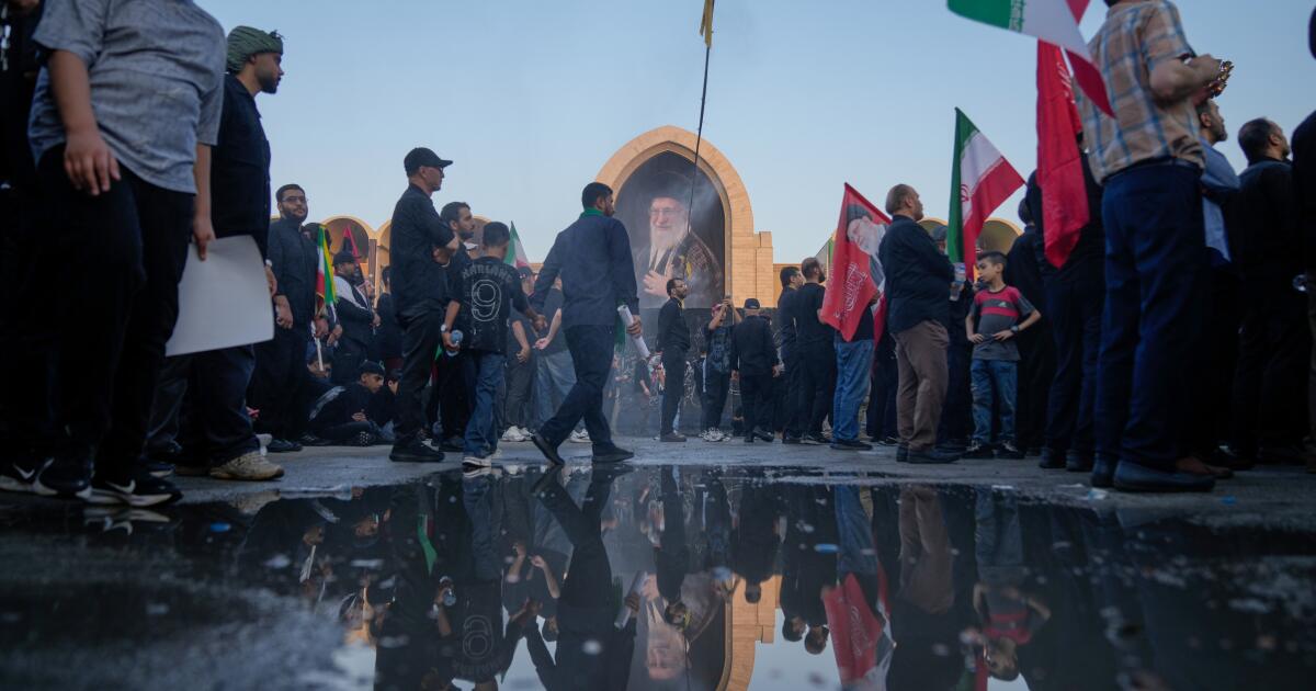 L’Iran a commencé à pleurer le guide suprême, l’ayatollah Ali Khamenei, tué pendant la guerre.