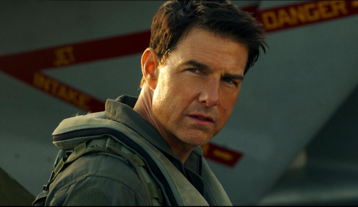 Tom Cruise interpreta al capitán Pete "Maverick" Mitchell 