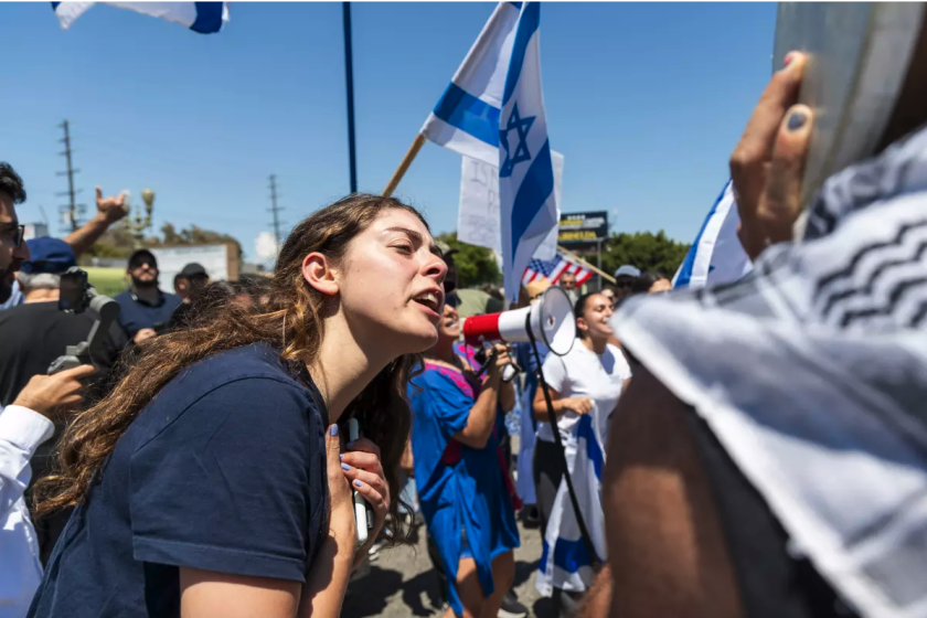 Una contramanifestante pro-israelí 