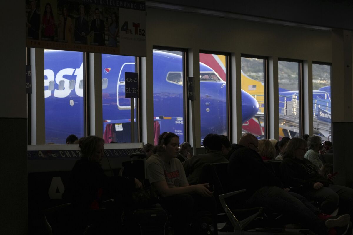 Pembatalan Massal Southwest Airlines menyebabkan kekacauan
