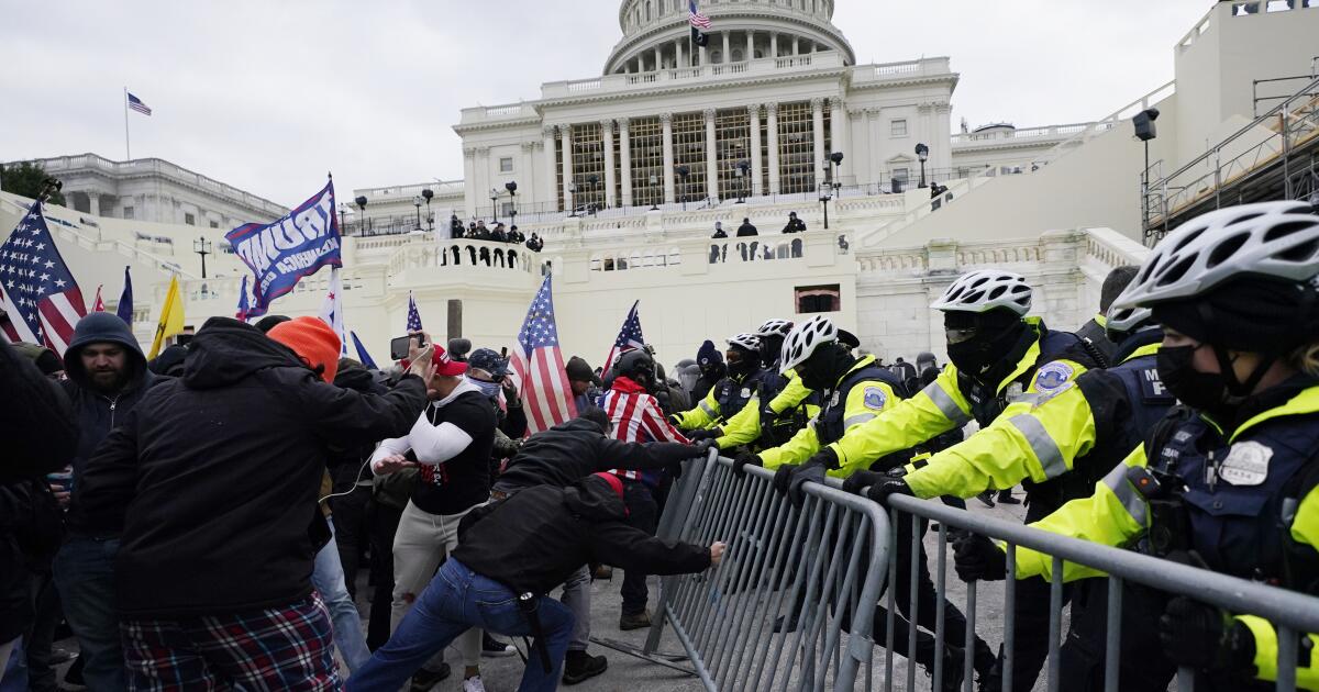 Column: A Supreme Court ruling may help Jan. 6 rioters. Here's why it's less likely to help Trump