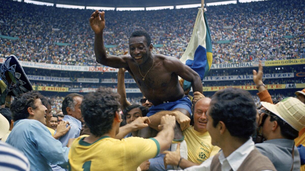 Pelé dies: Brazilian soccer legend was 3-time World Cup winner - Los  Angeles Times