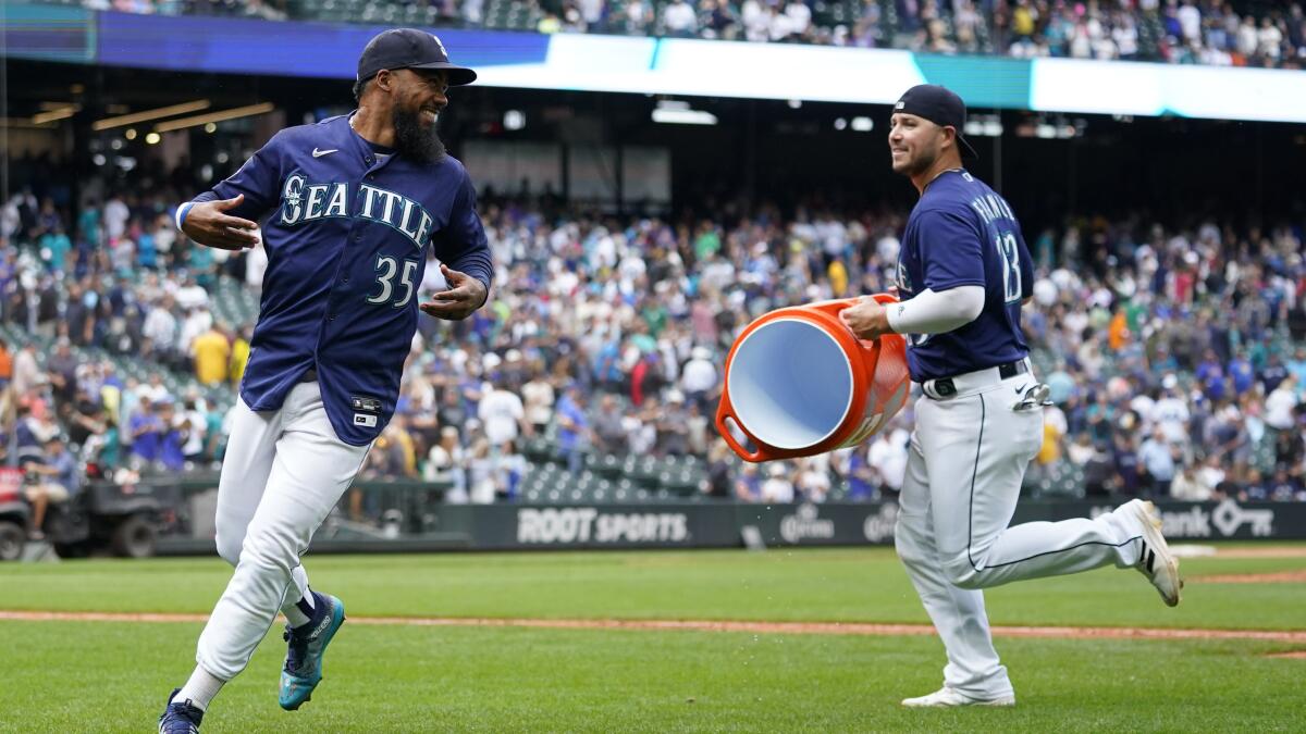 Miller, Topa lead Mariners over slumping Astros 3-1 - The San Diego  Union-Tribune