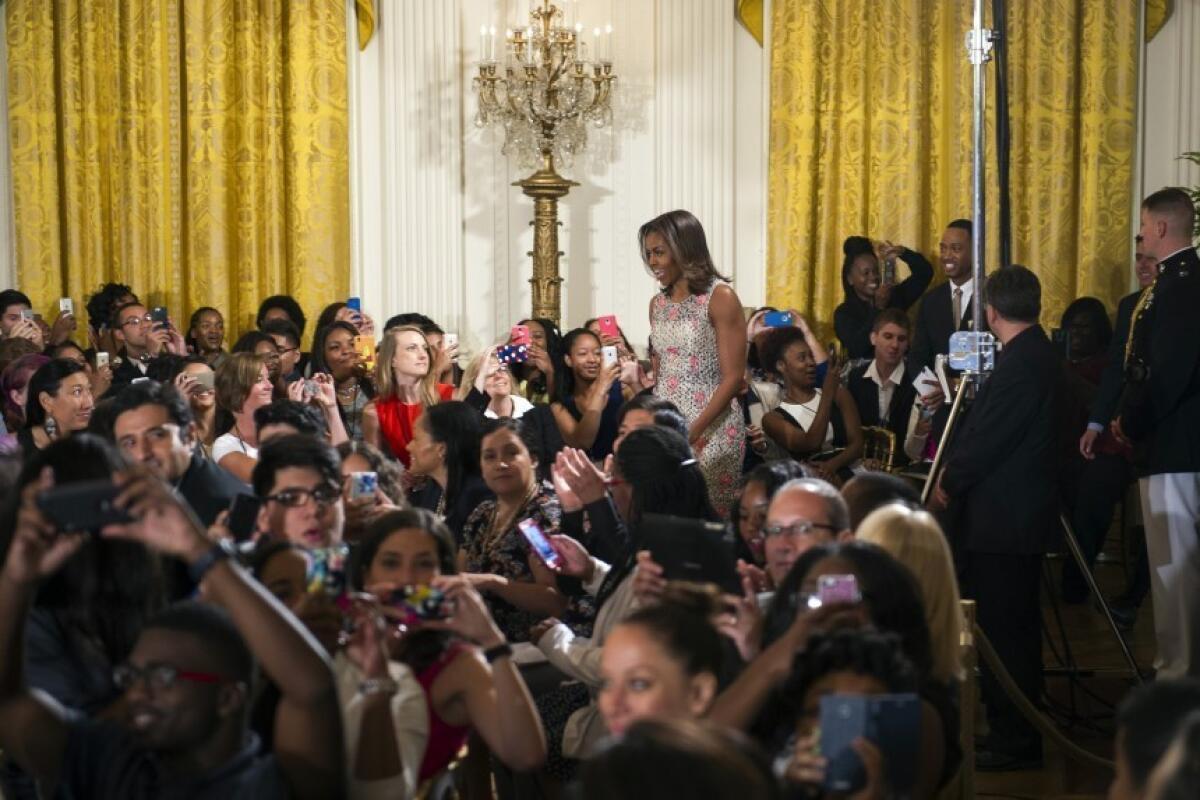 La Primera Dama Michelle Obama organizó la reunión sobre educación superior.
