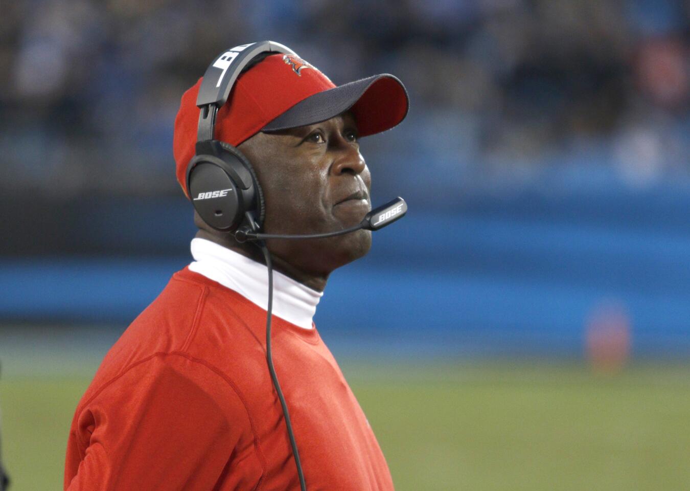 Buccaneers coach Lovie Smith watches his team take on the Panthers on Jan. 3, 2016.