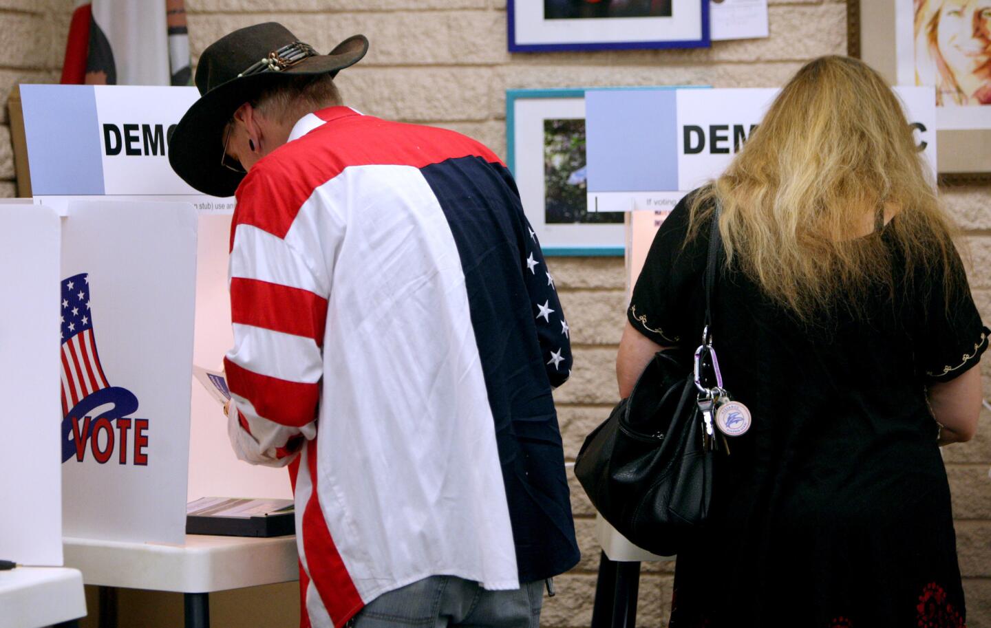Photo Gallery: Locals turn out to vote at the public library in La Cañada Flintridge