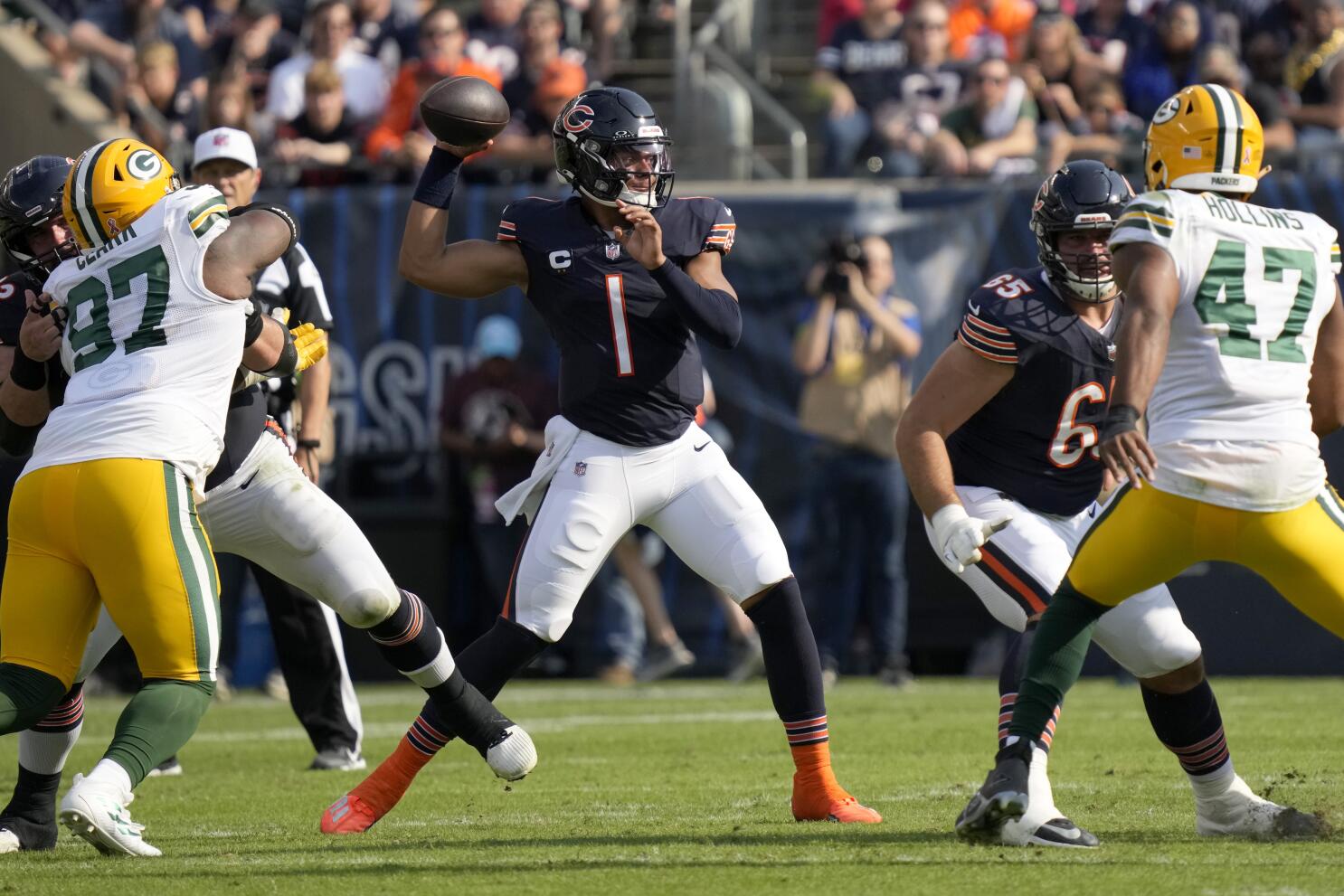 Chicago Bears QB Justin Fields begins big season with lackluster  performance in loss to Green Bay - The San Diego Union-Tribune