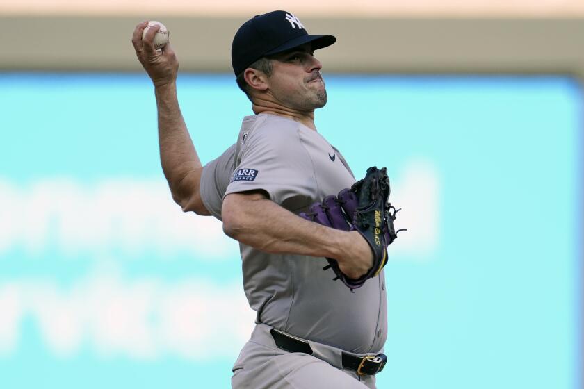 Carlos Rodón, abridor de los Yankees de Nueva York, lanza en el juego del martes 14 de mayo de 2024, ante los Mellizos de Minnesota (AP Foto/Abbie Parr)