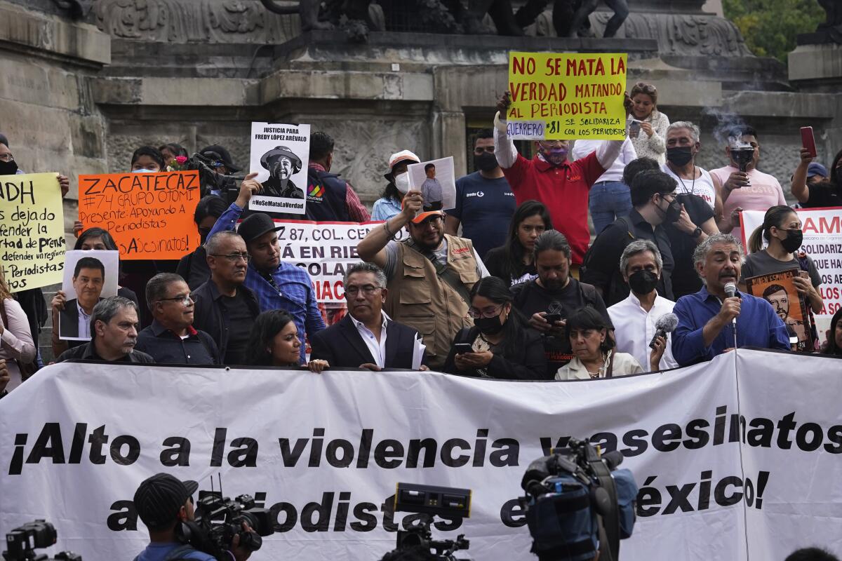 Periodistas protestan para llamar la atención sobre la última ola de asesinatos de periodistas,
