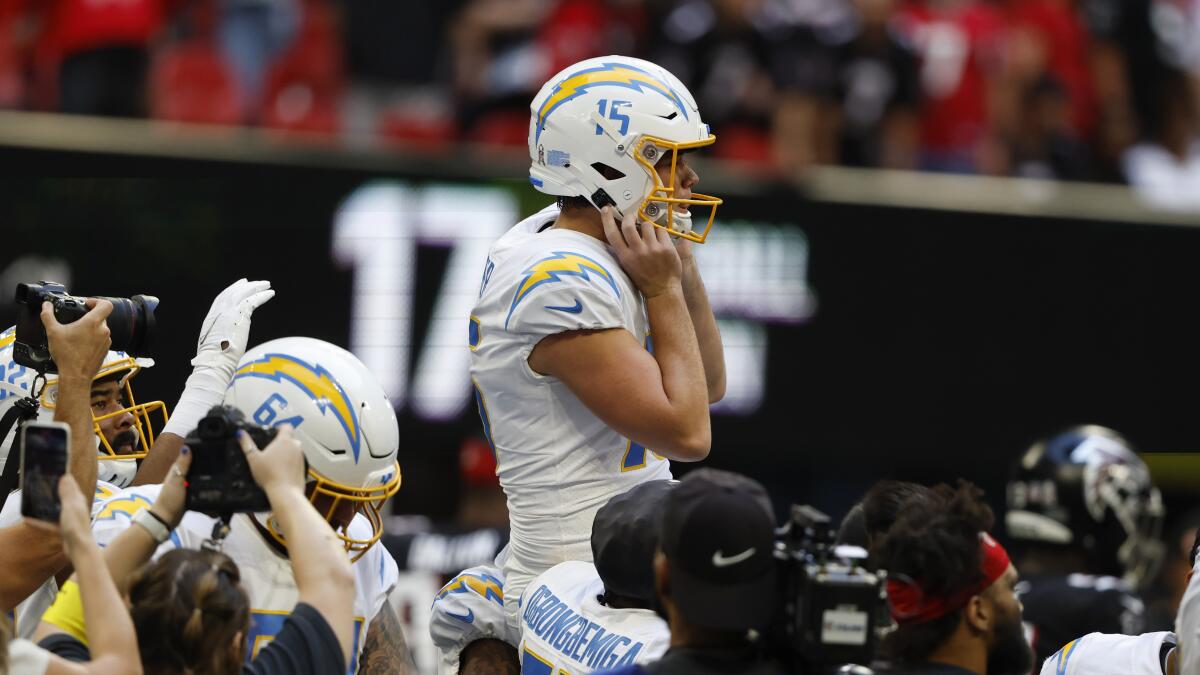 Cameron Dicker kicks field goal to cap wild win for Chargers - Los Angeles  Times