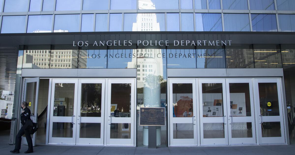 近700名洛杉矶警察局卧底警察起诉市政府发布他们的照片